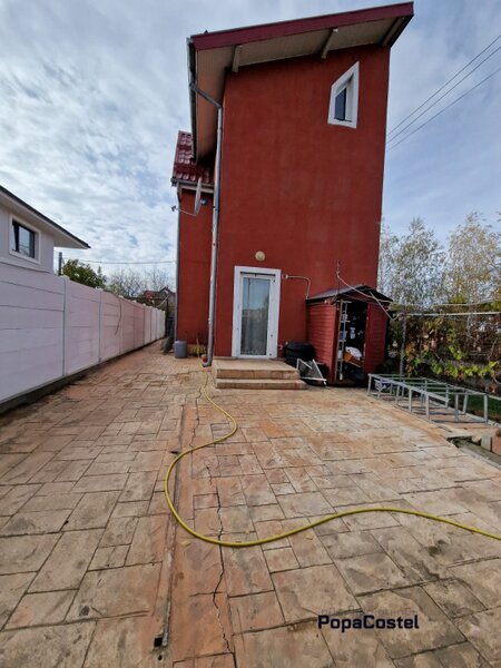 Otopeni Grivita vila 5 camere P+1E+M teren 200 mp constructie 2005